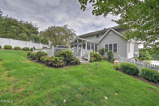 1018 Sunrise Valley Drive, Johnson City, TN 37604