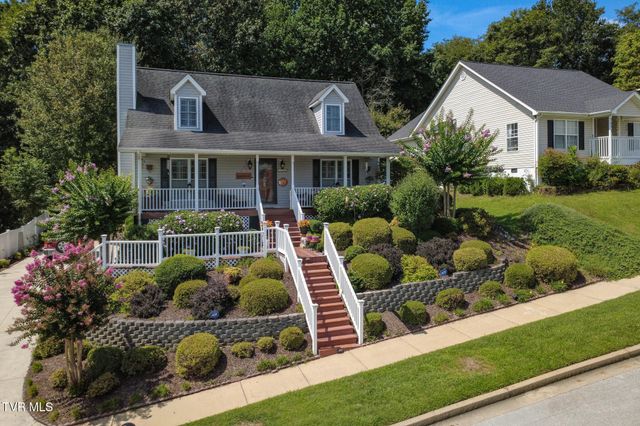 1018 Sunrise Valley Drive, Johnson City, TN 37604