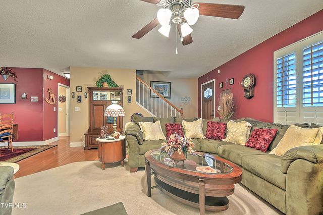 1018 Sunrise Valley Drive, Johnson City, TN 37604