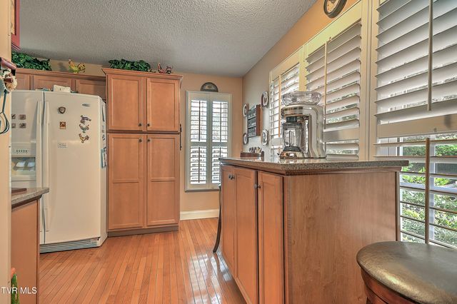 1018 Sunrise Valley Drive, Johnson City, TN 37604