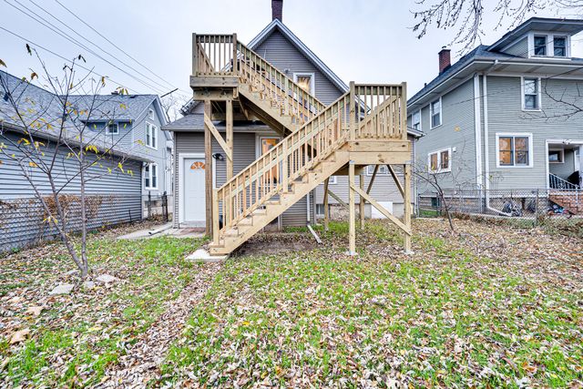 735 Sexton Street 2, Aurora, IL 60505