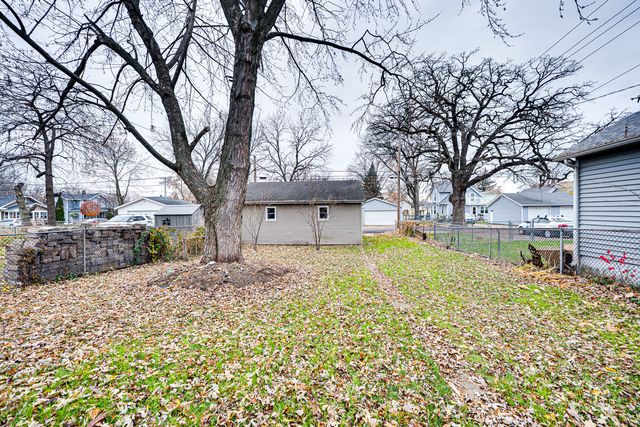 735 Sexton Street 2, Aurora, IL 60505