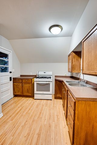 735 Sexton Street 2, Aurora, IL 60505