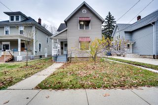 735 Sexton Street 2, Aurora, IL 60505