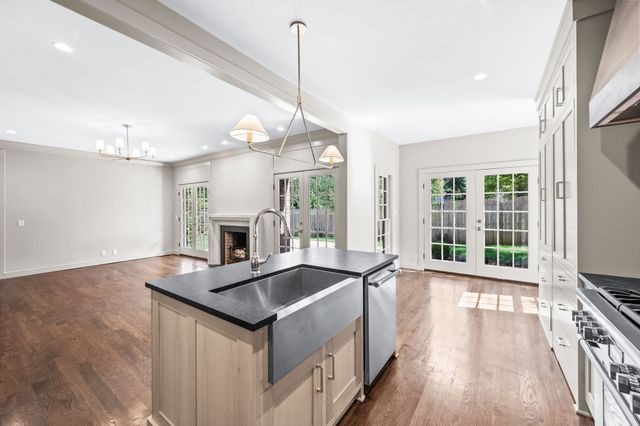 608 Linden Sq, Nashville, TN 37215