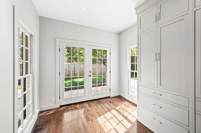 608 Linden Sq, Nashville, TN 37215