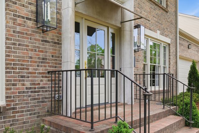 608 Linden Sq, Nashville, TN 37215