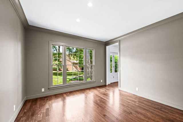 608 Linden Sq, Nashville, TN 37215