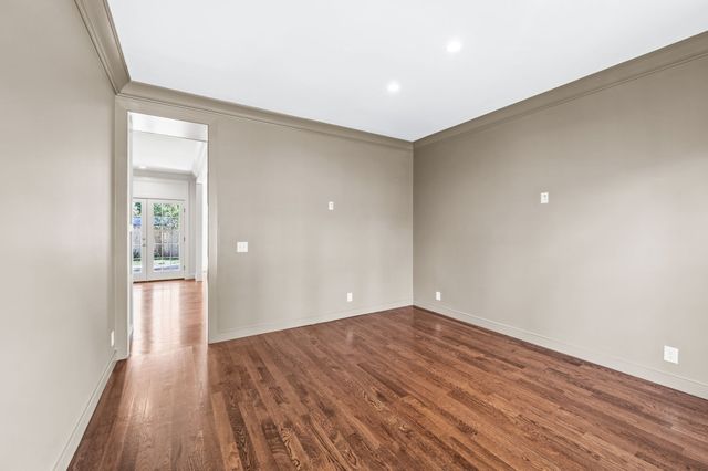 608 Linden Sq, Nashville, TN 37215
