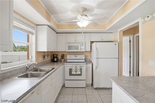 919 NE 18th TER, Cape Coral, FL 33909