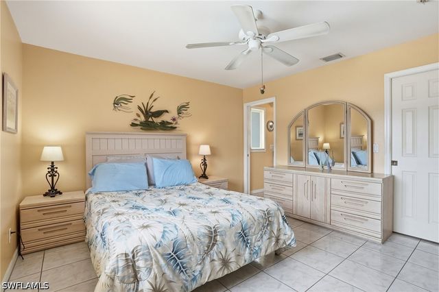 919 NE 18th TER, Cape Coral, FL 33909
