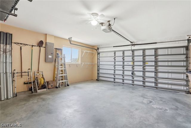 919 NE 18th TER, Cape Coral, FL 33909