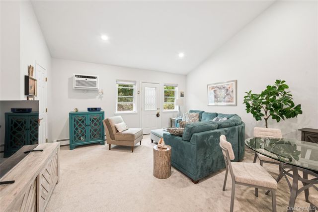 408 Cambridge Court, Glen Cove, NY 11542