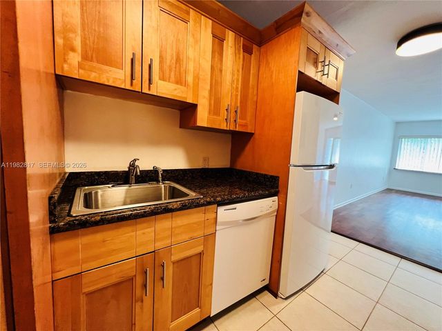 2033 Calais Dr 3, Miami Beach, FL 33141