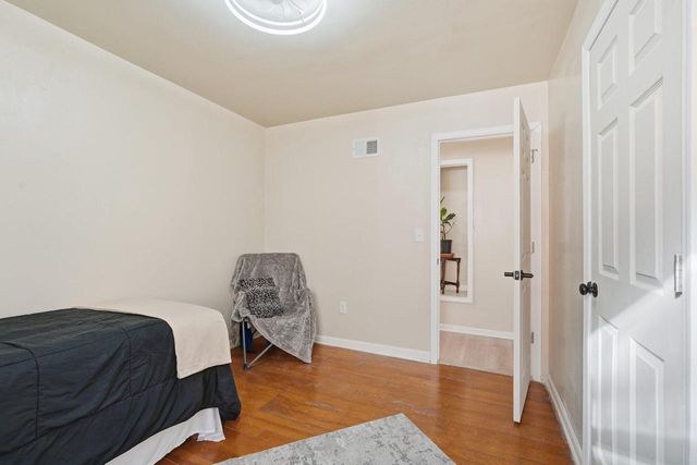 4825 N 25th STREET, Milwaukee, WI 53209