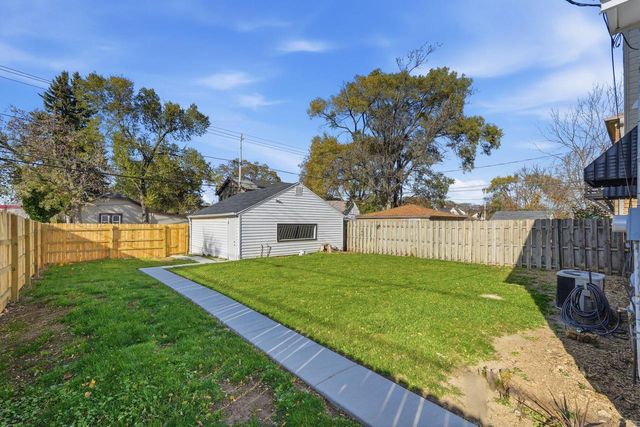 4825 N 25th STREET, Milwaukee, WI 53209