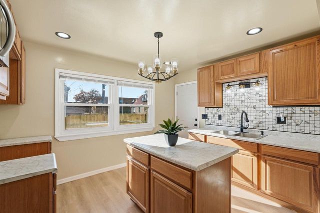 4825 N 25th STREET, Milwaukee, WI 53209