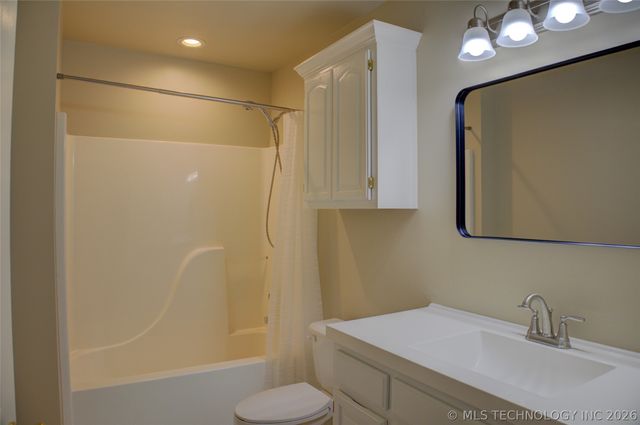 10305 E 90th Street North, Owasso, OK 74055