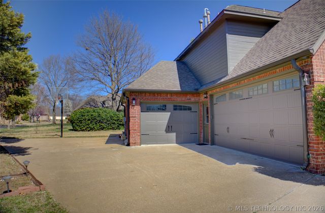 10305 E 90th Street North, Owasso, OK 74055