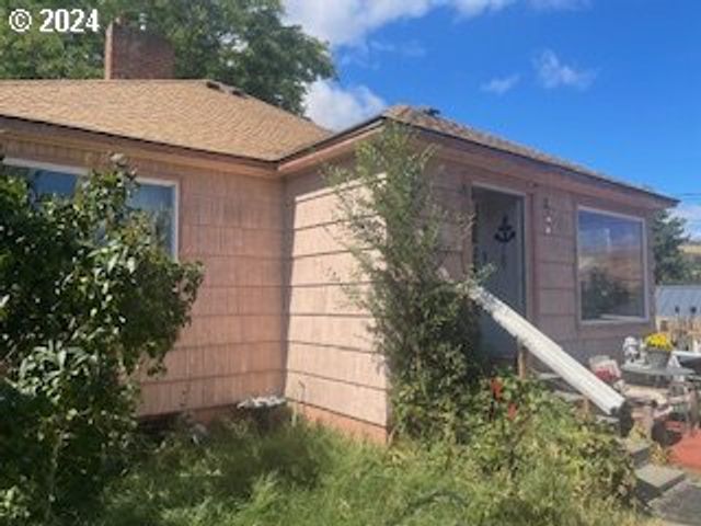 3214 W 10TH St, The Dalles, OR 97058