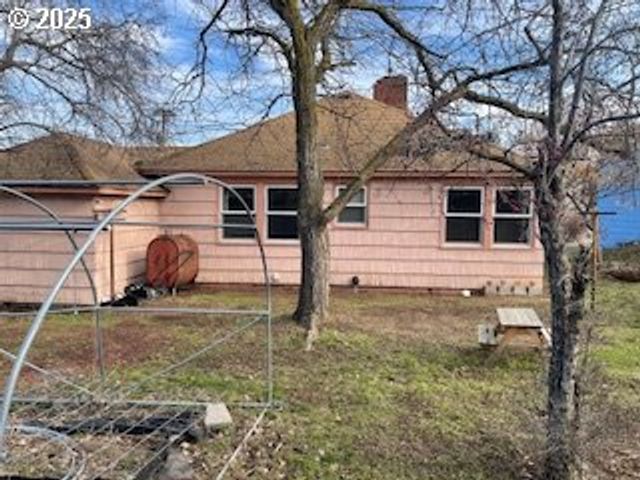 3214 W 10TH St, The Dalles, OR 97058