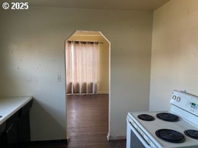 3214 W 10TH St, The Dalles, OR 97058