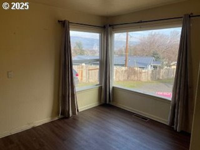 3214 W 10TH St, The Dalles, OR 97058