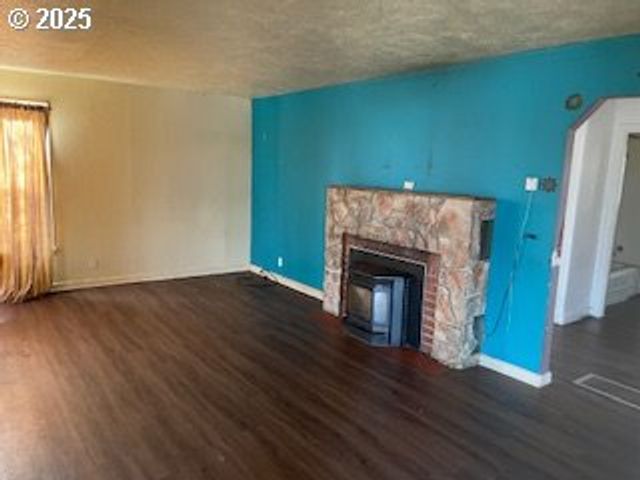 3214 W 10TH St, The Dalles, OR 97058