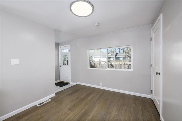 103 E Jackson St, Ione, CA 95640