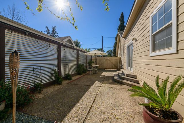 103 E Jackson St, Ione, CA 95640