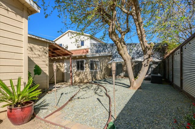 103 E Jackson St, Ione, CA 95640