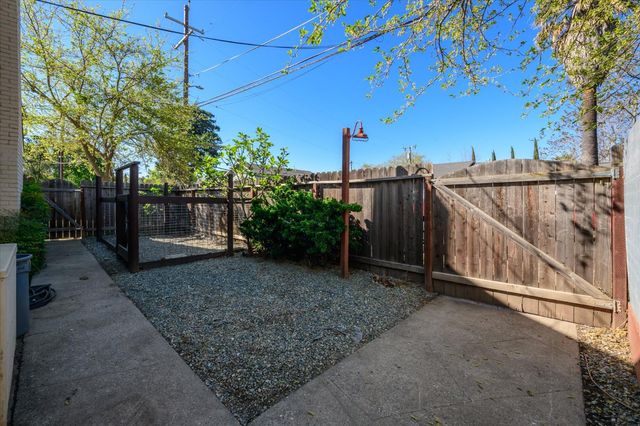 103 E Jackson St, Ione, CA 95640