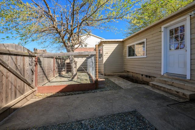 103 E Jackson St, Ione, CA 95640