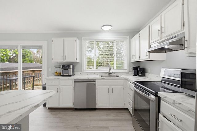 94 PETERSBURG RD, Lancaster, PA 17601