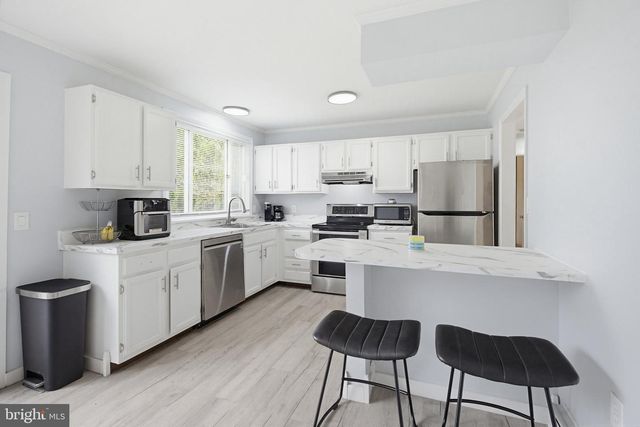 94 PETERSBURG RD, Lancaster, PA 17601