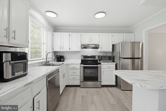 94 PETERSBURG RD, Lancaster, PA 17601