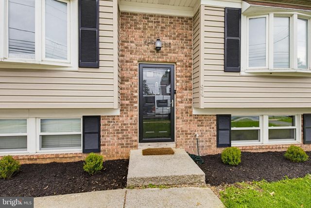 94 PETERSBURG RD, Lancaster, PA 17601