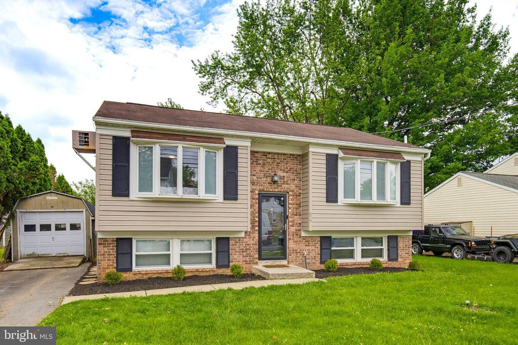 94 PETERSBURG RD, Lancaster, PA 17601