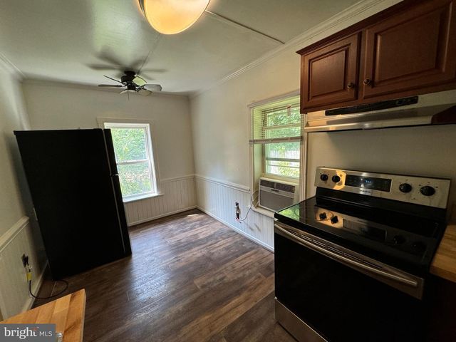 1005 MANNING DR, Fredericksburg, VA 22405