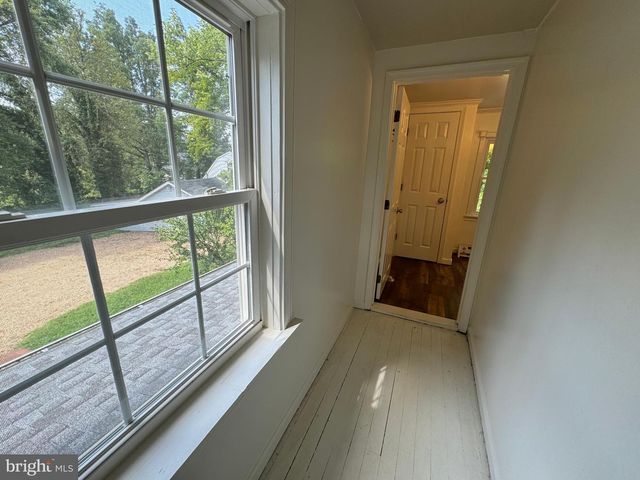 1005 MANNING DR, Fredericksburg, VA 22405