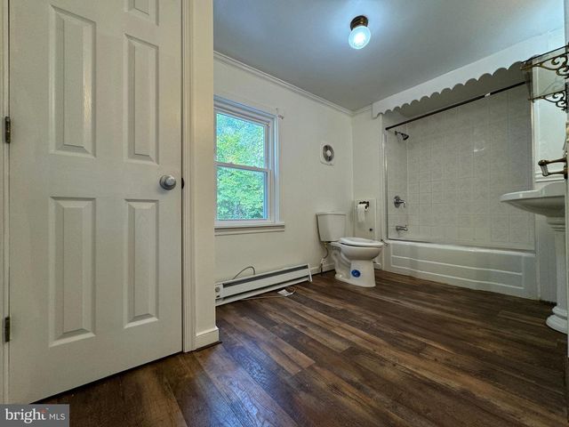 1005 MANNING DR, Fredericksburg, VA 22405