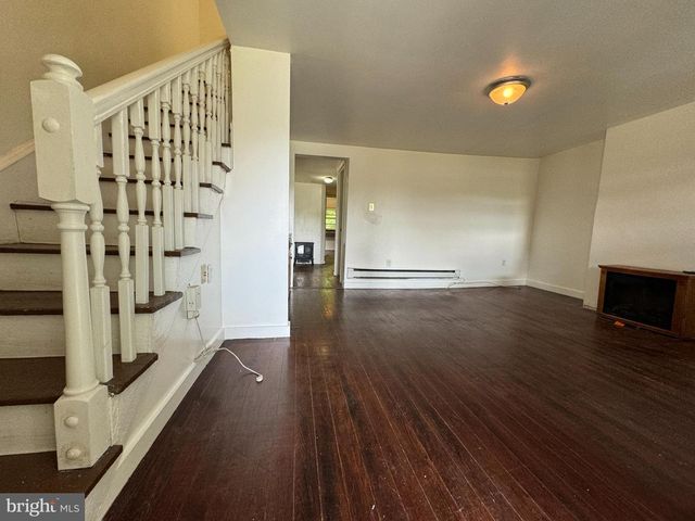 1005 MANNING DR, Fredericksburg, VA 22405