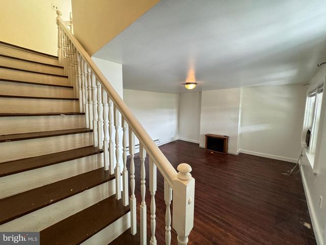 1005 MANNING DR, Fredericksburg, VA 22405