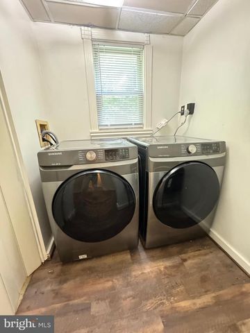 1005 MANNING DR, Fredericksburg, VA 22405