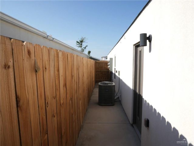 1317 E Iris Avenue 1, Mcallen, TX 78501