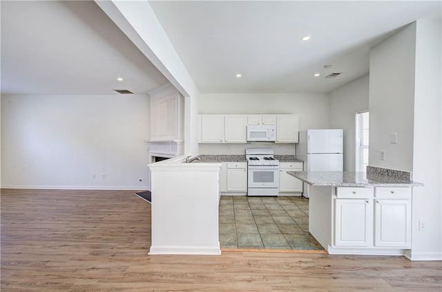 62 Highoak Drive NE 3, Marietta, GA 30066