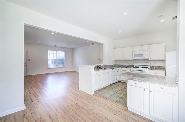 62 Highoak Drive NE 3, Marietta, GA 30066