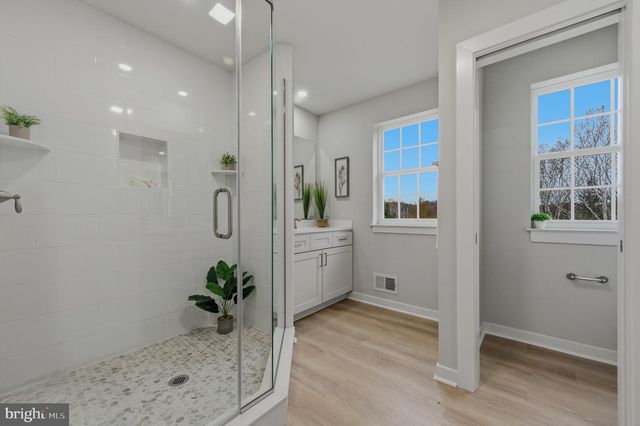 6 SHELDON DR, Newark, DE 19711