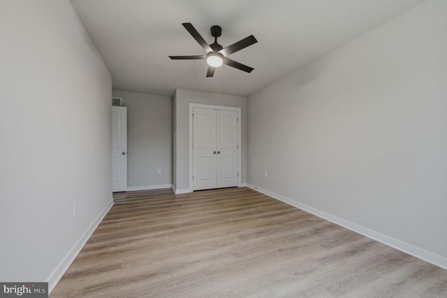 6 SHELDON DR, Newark, DE 19711