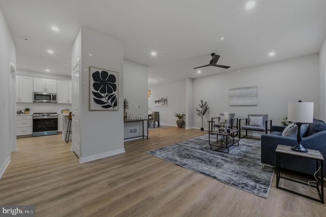 6 SHELDON DR, Newark, DE 19711